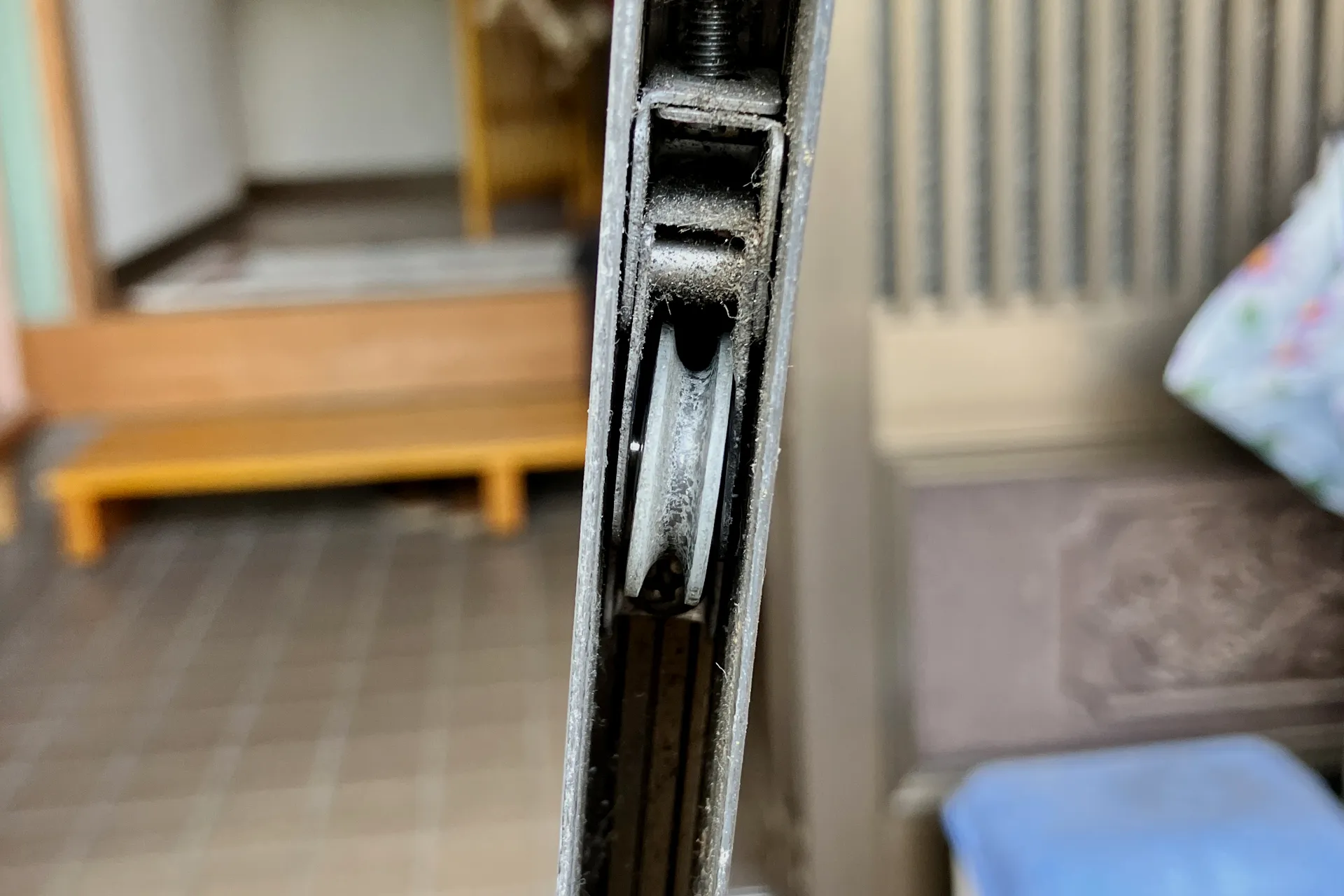 窓のサッシが動きにくい・閉まらない