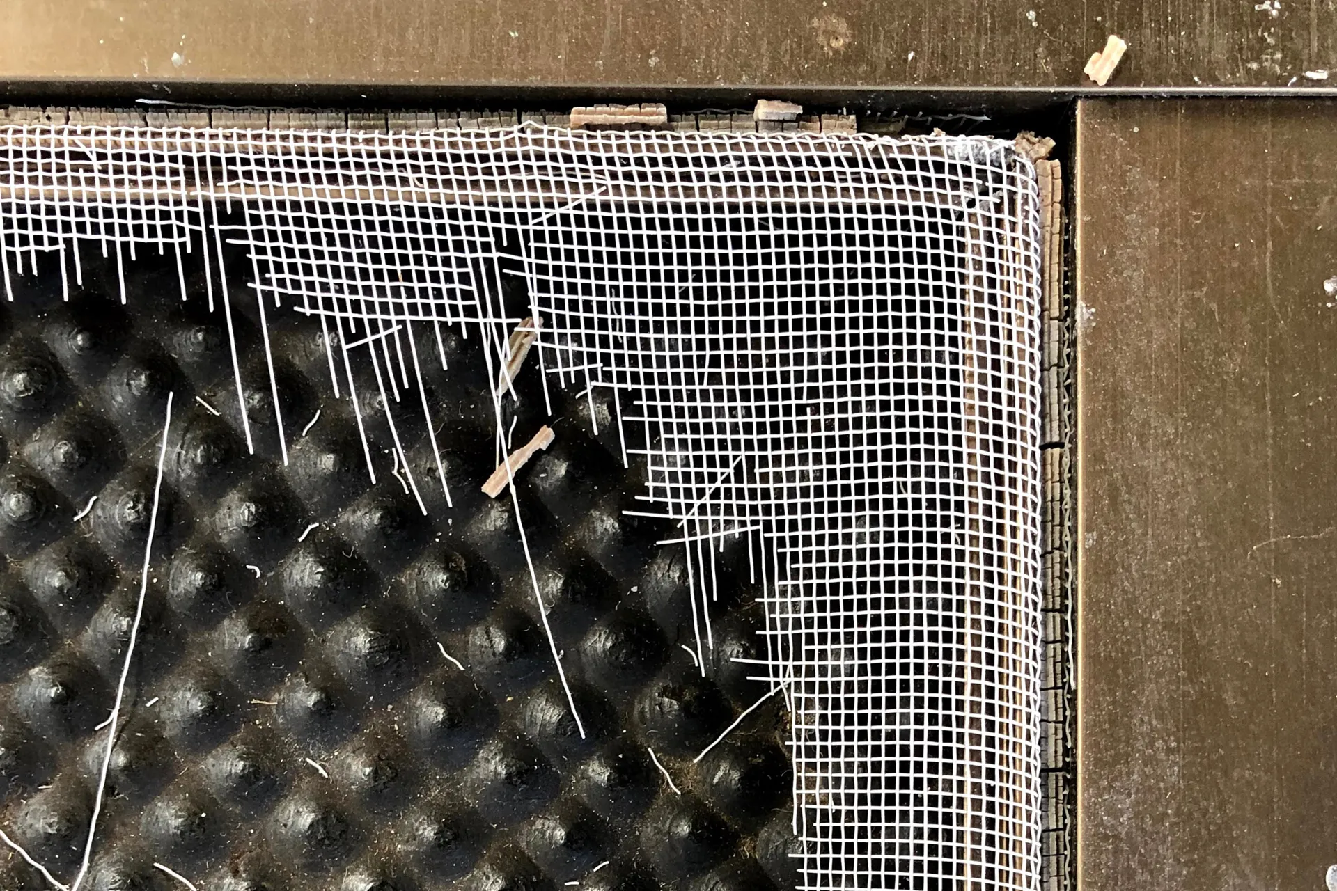 網戸が破れた・閉まらない