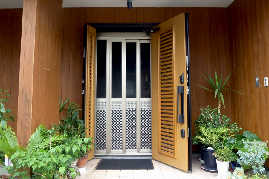 玄関ドア用網戸